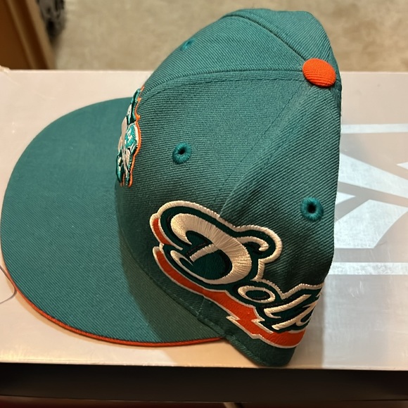 Reebok size 7 1/2 cap - Picture 2 of 5